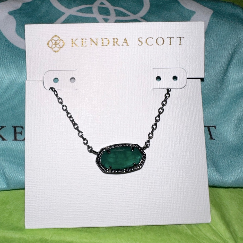New Kendra Scott Elisa Pendant Necklace in Black with Emerald Cat’s Eye stone